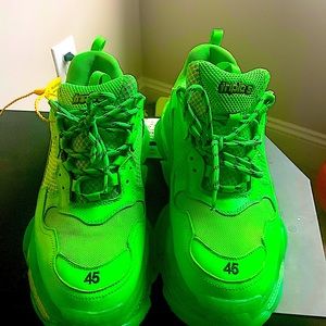 selling TRIPLE S Balenciaga size 10 (45) worn 3-10 times